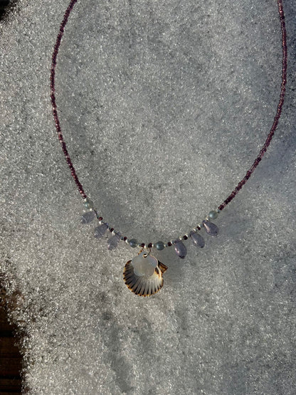 Droplet Shell Necklace