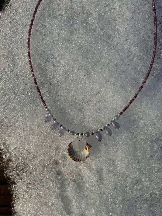 Droplet Shell Necklace
