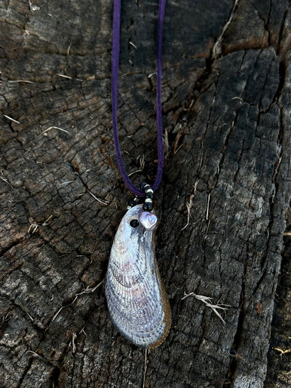 Suede Shell Necklace ⋆˚꩜｡