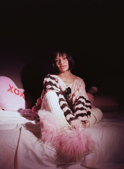 Lola Shrug ♡
