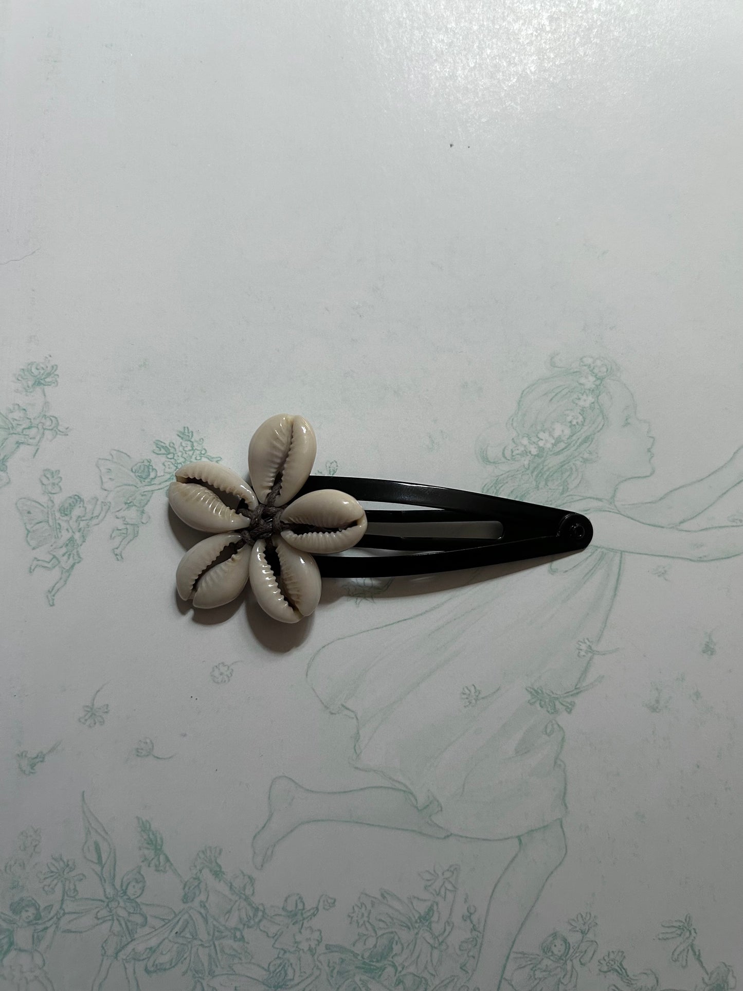 Shell Hair Clip