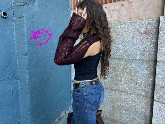 Ivy arm shrug .⋆♱