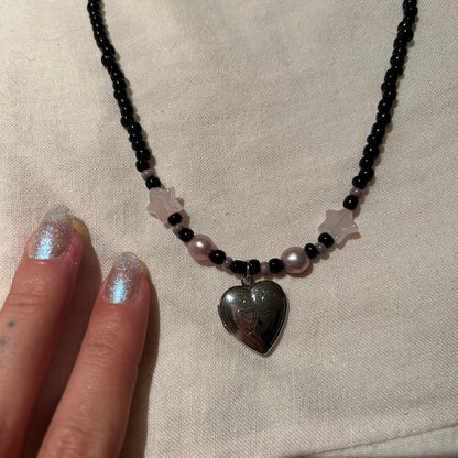 Pearl locket🖤