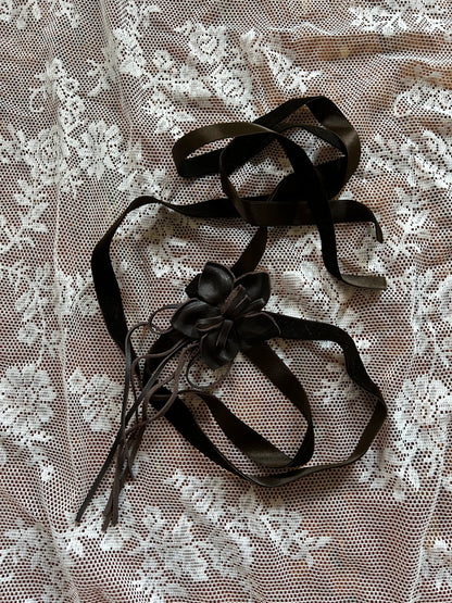 Leather Rose neck tie♱